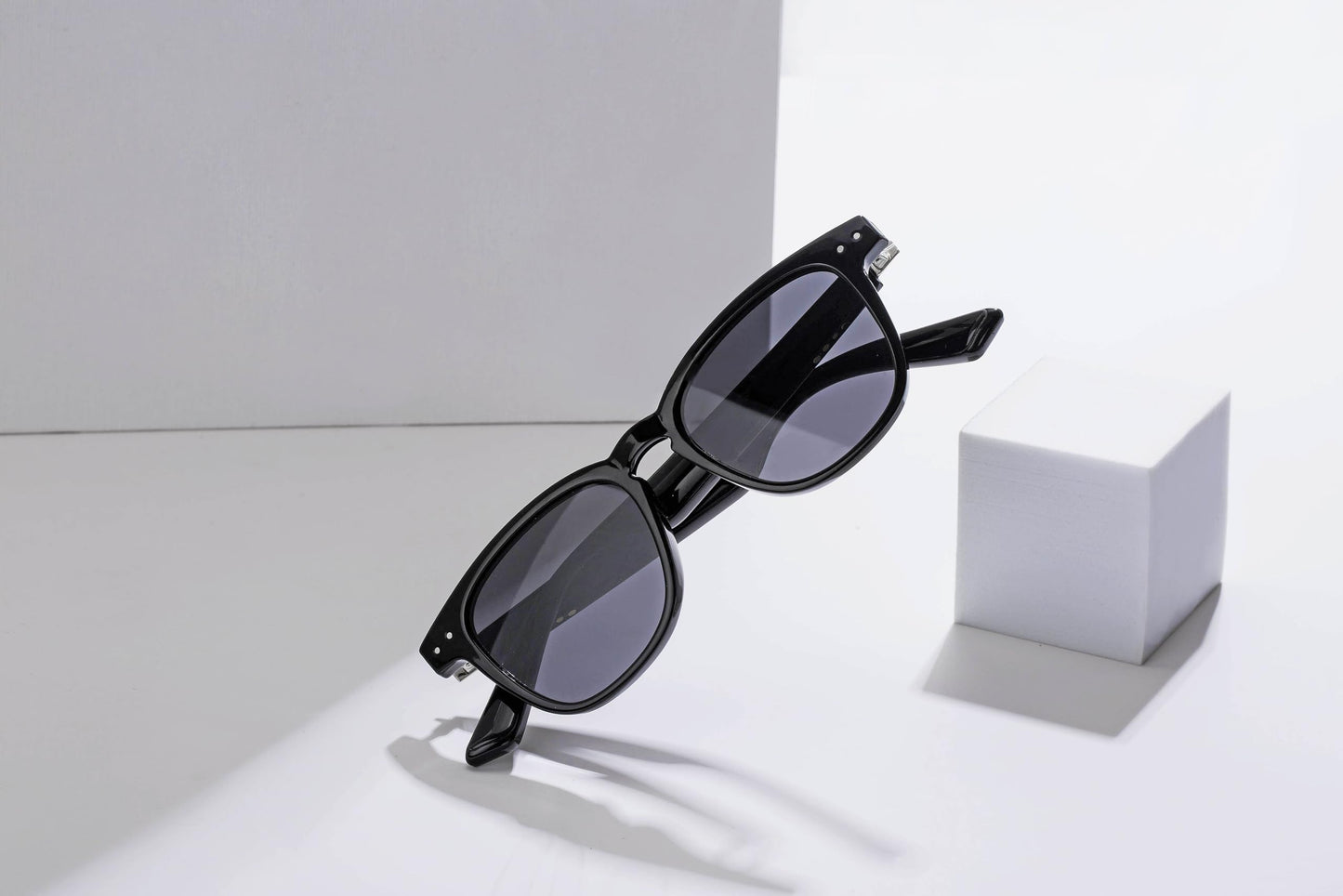 Open-Ear Bluetooth Audio Sunglasses X1, Sleek & Discreet, Classic Design| Her Audio Style